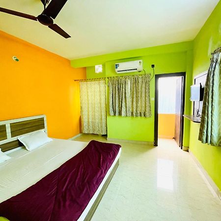 Hotel Falcon House ! Puri - Shriyash Group 외부 사진
